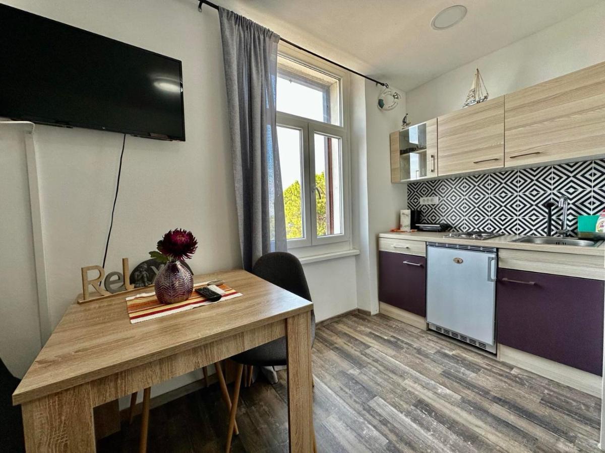 Apartments Relax ไพราน ภายนอก รูปภาพ